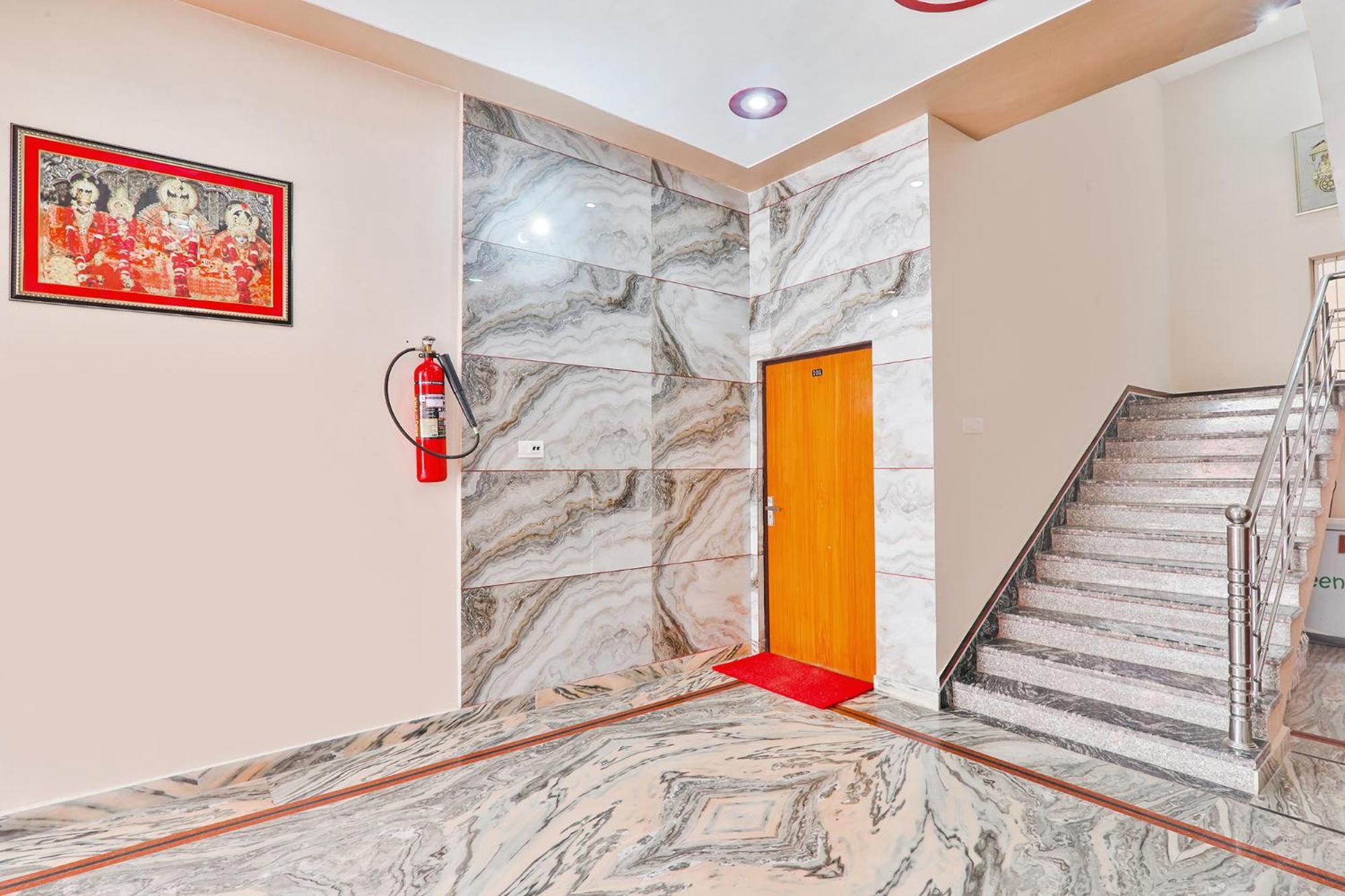 Fabhotel Shree Venkatesh Nileyam Ayodhya Exterior foto